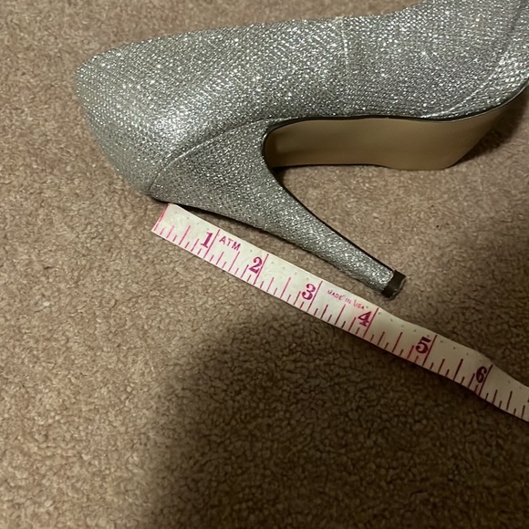 Shoes and matching clutch - Picture 9 of 9